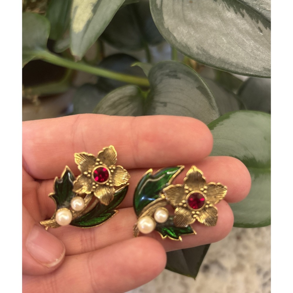 Vintage AVON - red rhinestone, green enamel, faux pearl -FLOWER Clip On EARRINGS